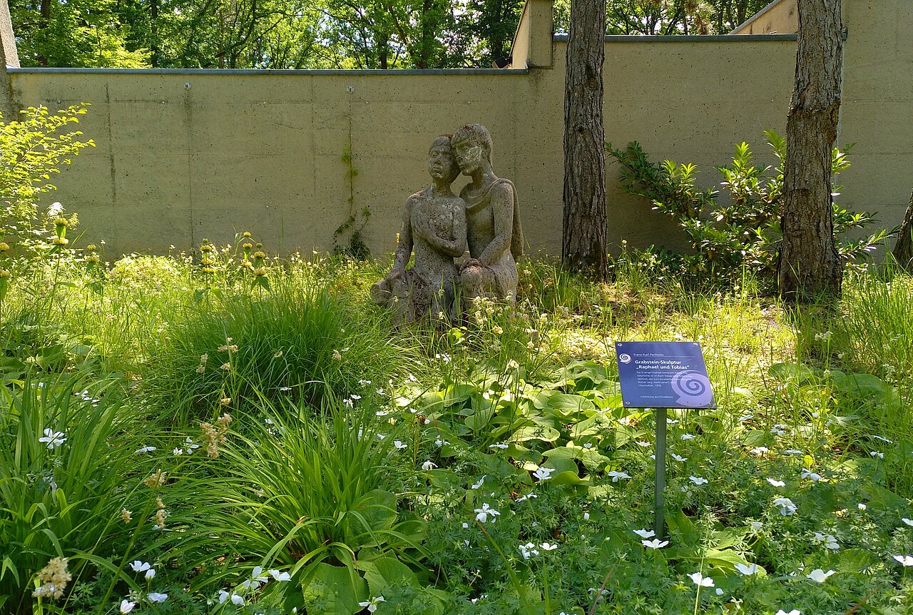 Waldfriedhof Veitshöchheim "Raphael und Tobias".jpg