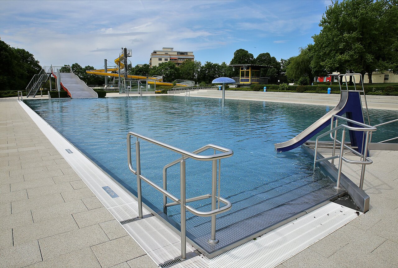 Schwimmerbecken im Geisbergbad